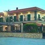 Degli Amici 3*