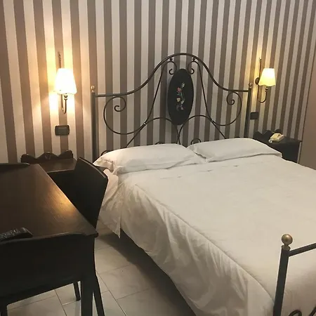 Degli Amici Hotell 3*