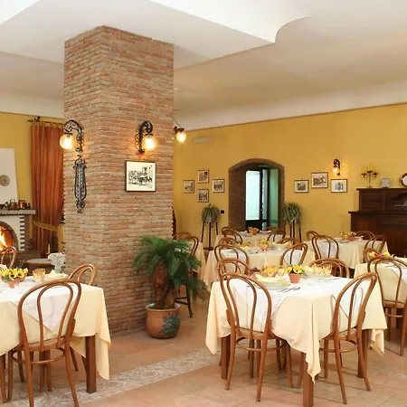 Degli Amici Otel 3*
