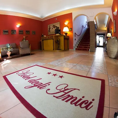 Degli Amici Otel 3*