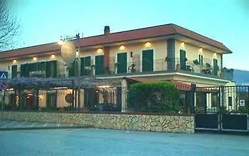Degli Amici 3*